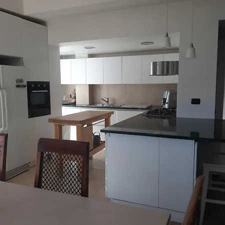 Lilium House Arce Tatil Evi Rocca D'Arce